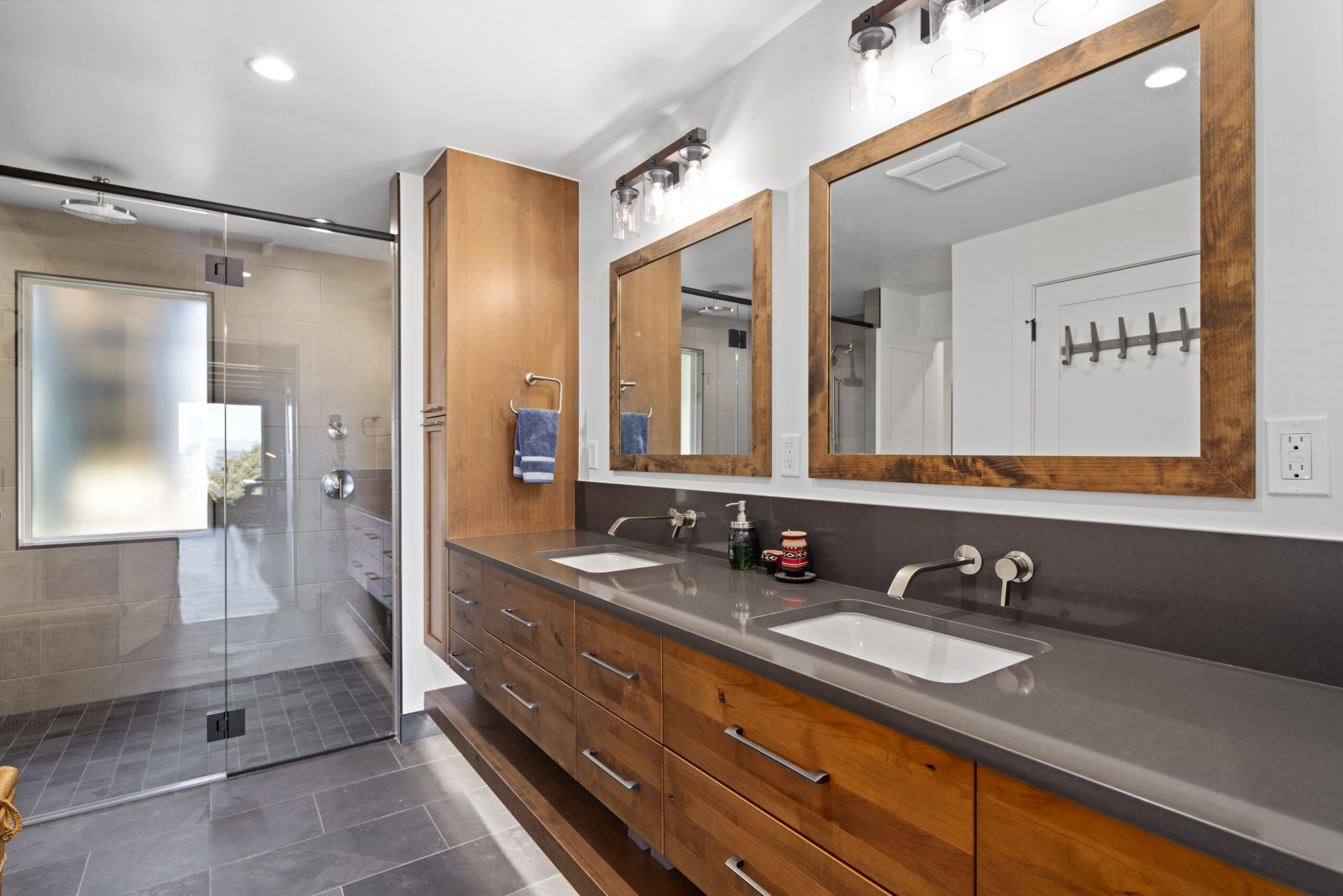 46-4532 177th Ave SE, Bellevue, WA 98006 (16) 46-4532 177th Ave SE, Bellevue, WA 98006 (16)